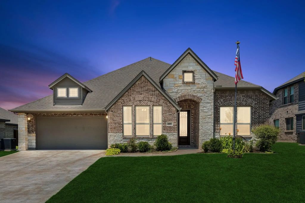 1005 Longbow Lane, Crowley