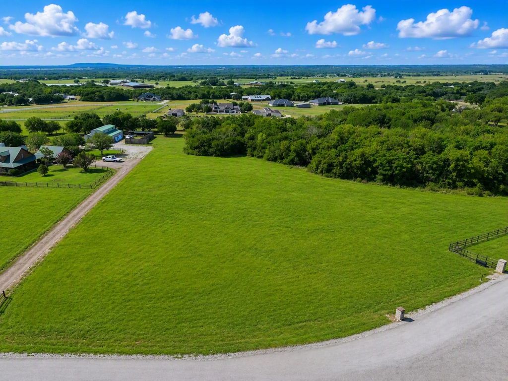 3319 Old Barn Court, Granbury