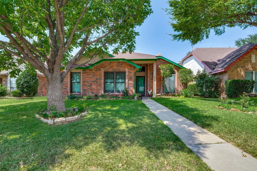 2910 Spinner Lane, Grand Prairie