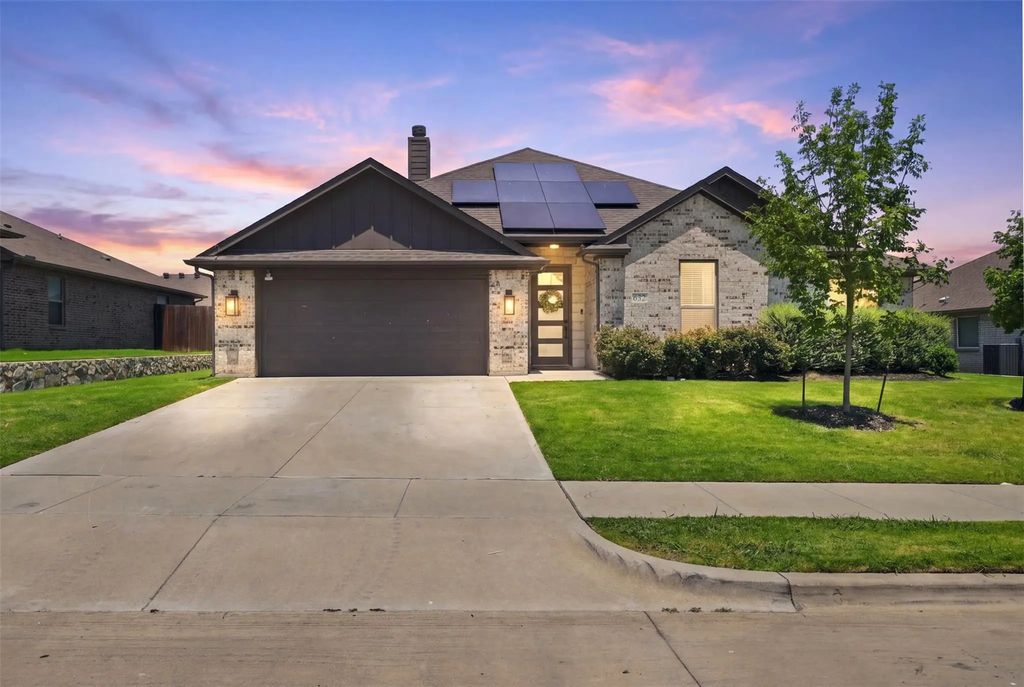 632 Steerman Court, Saginaw
