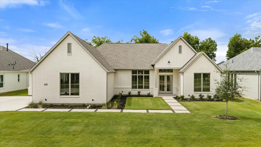 2184 Middlewood Circle, Granbury