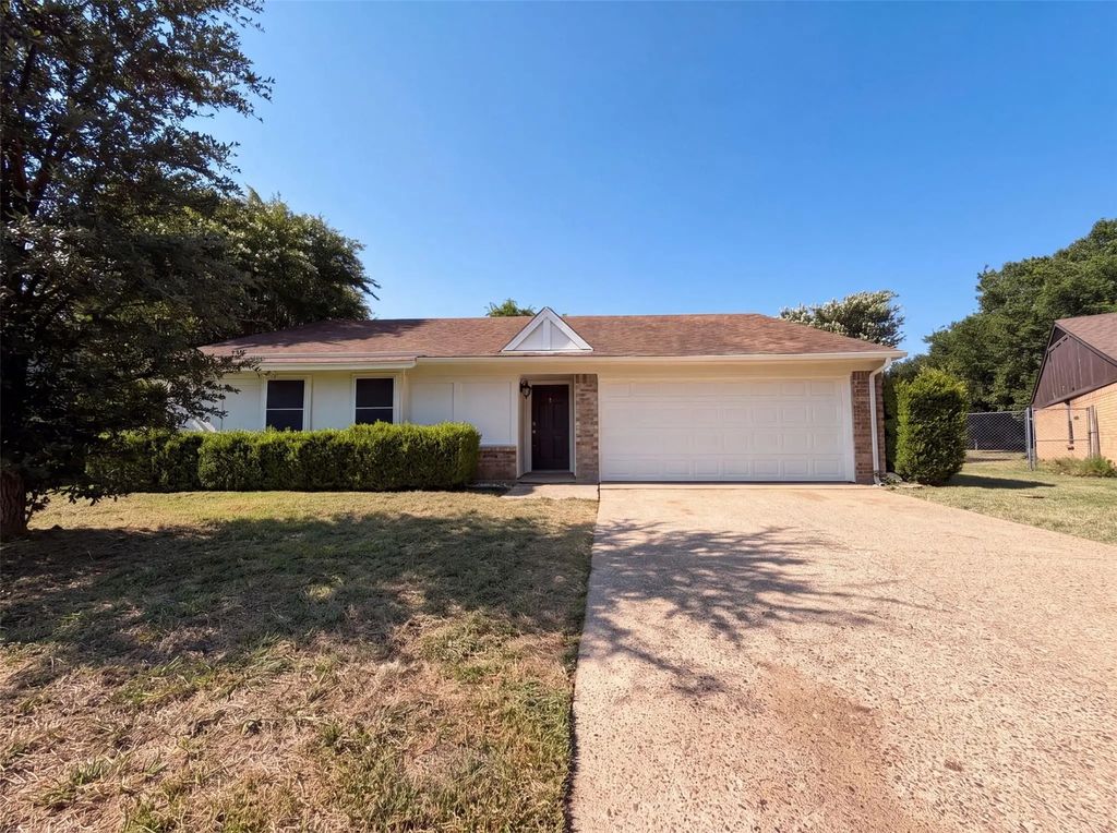 1713 Steinburg Lane, Fort Worth