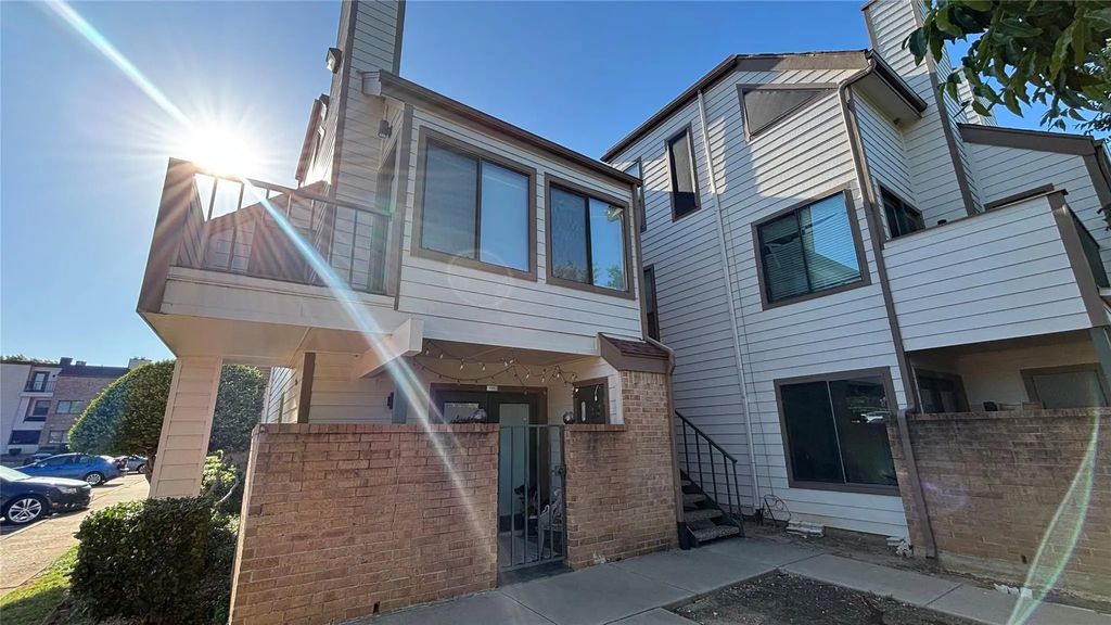 2301 Basil Drive F211, Arlington