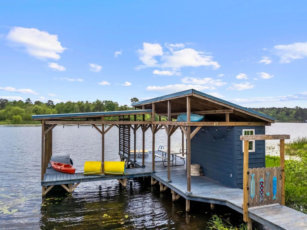 210 County Road 3495, Hawkins