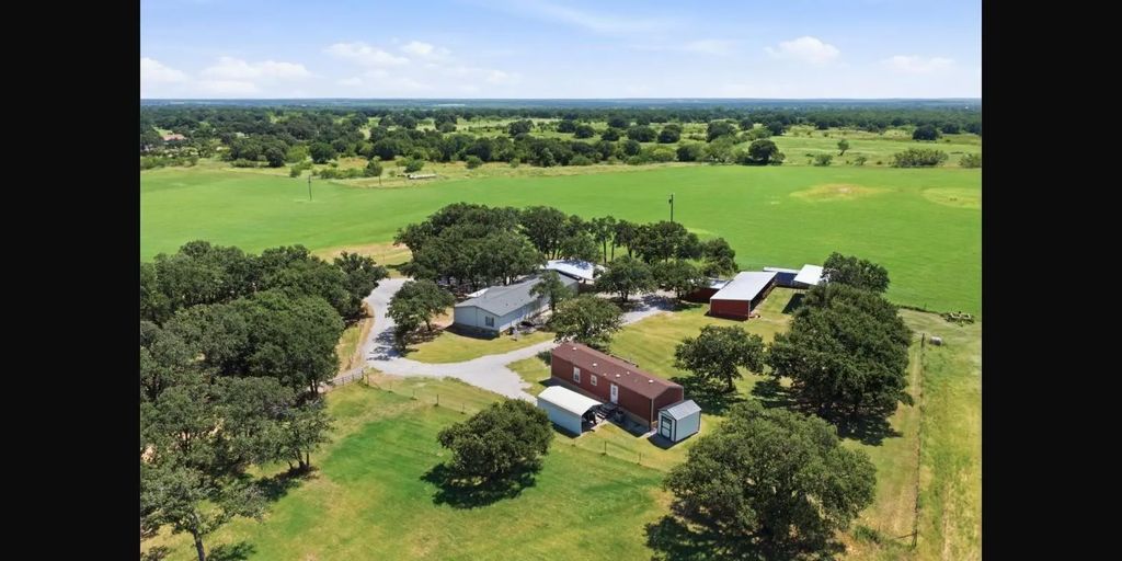 1101 Highway 112, Eastland