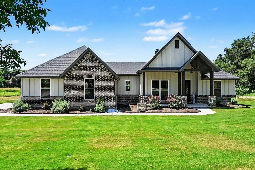 606 Central Road, Weatherford