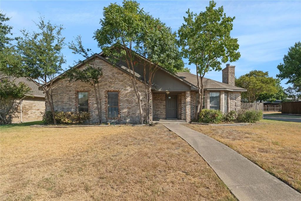 1933 Lavaca Trail, Carrollton