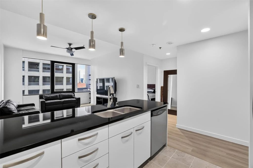 1200 Main Street 1708, Dallas