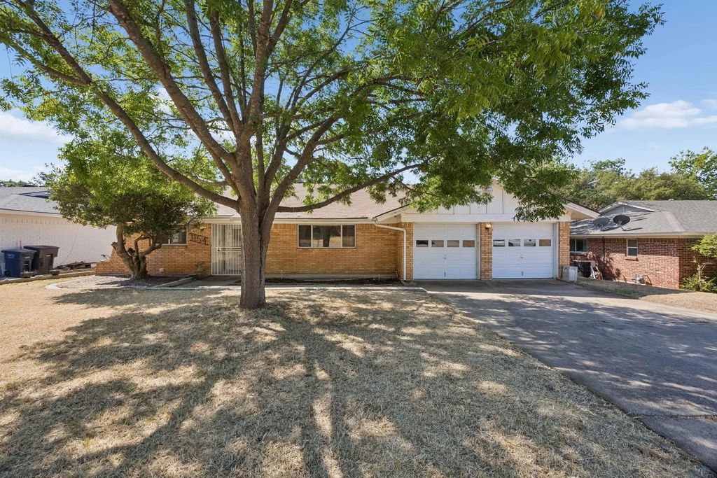 7154 Yolanda Drive, Fort Worth