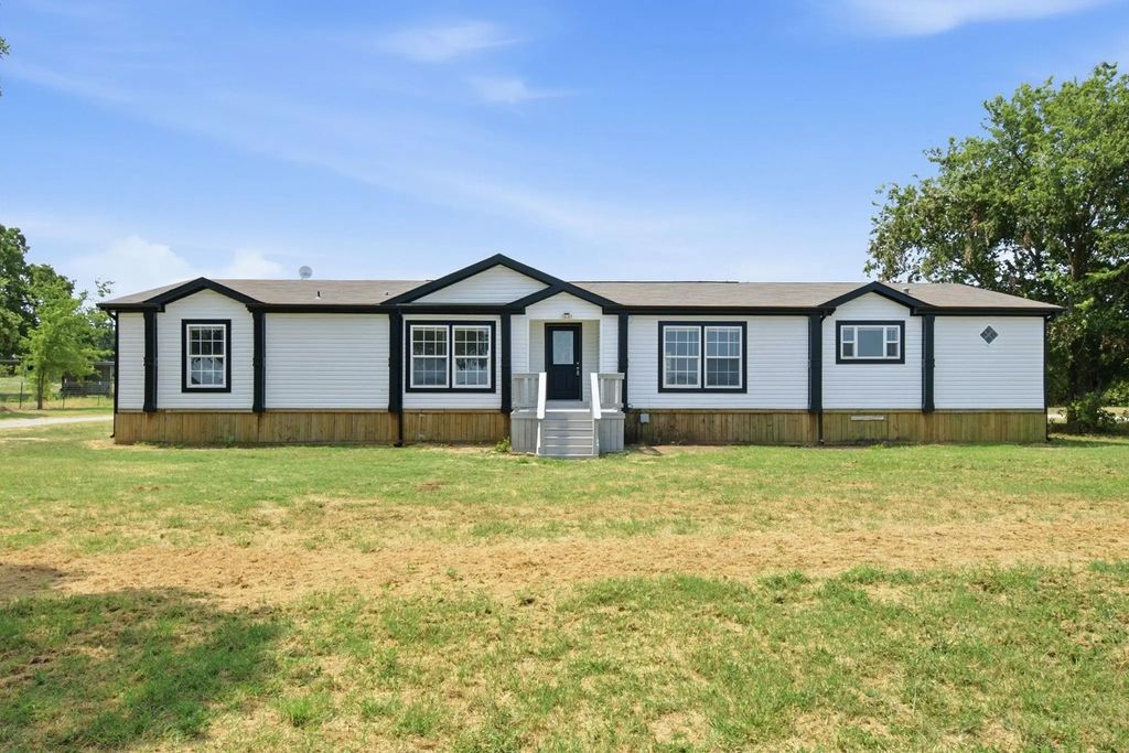 1040 Earp Road, Springtown