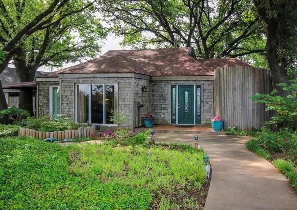 6237 Calmont Avenue, Fort Worth