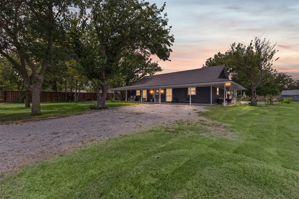 10717 County Road 507, Venus