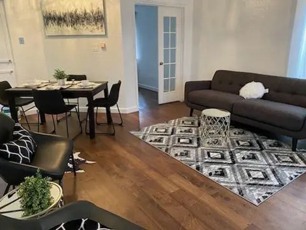 9827 Walnut Street 112, Dallas