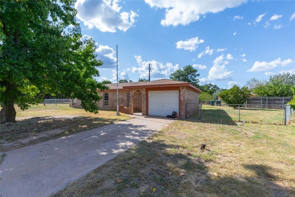 1714 Locksley Court, Clyde