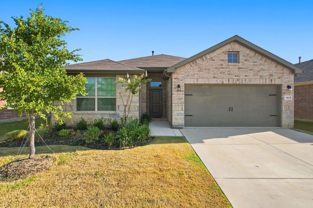 1225 Lisburn Drive, Fort Worth