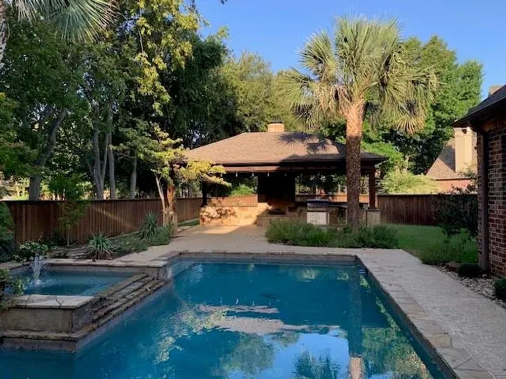 4629 Manor Way, Flower Mound