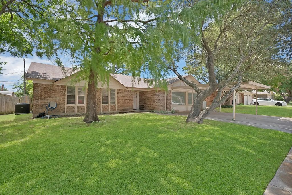 6905 Yorkston Street, Watauga