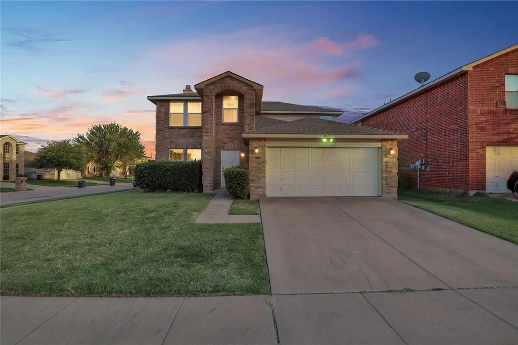3825 Irish Setter Drive, Fort Worth