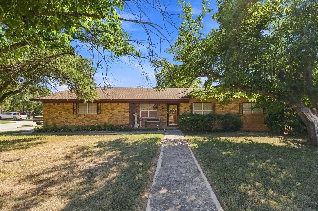 4309 9th Street, Brownwood