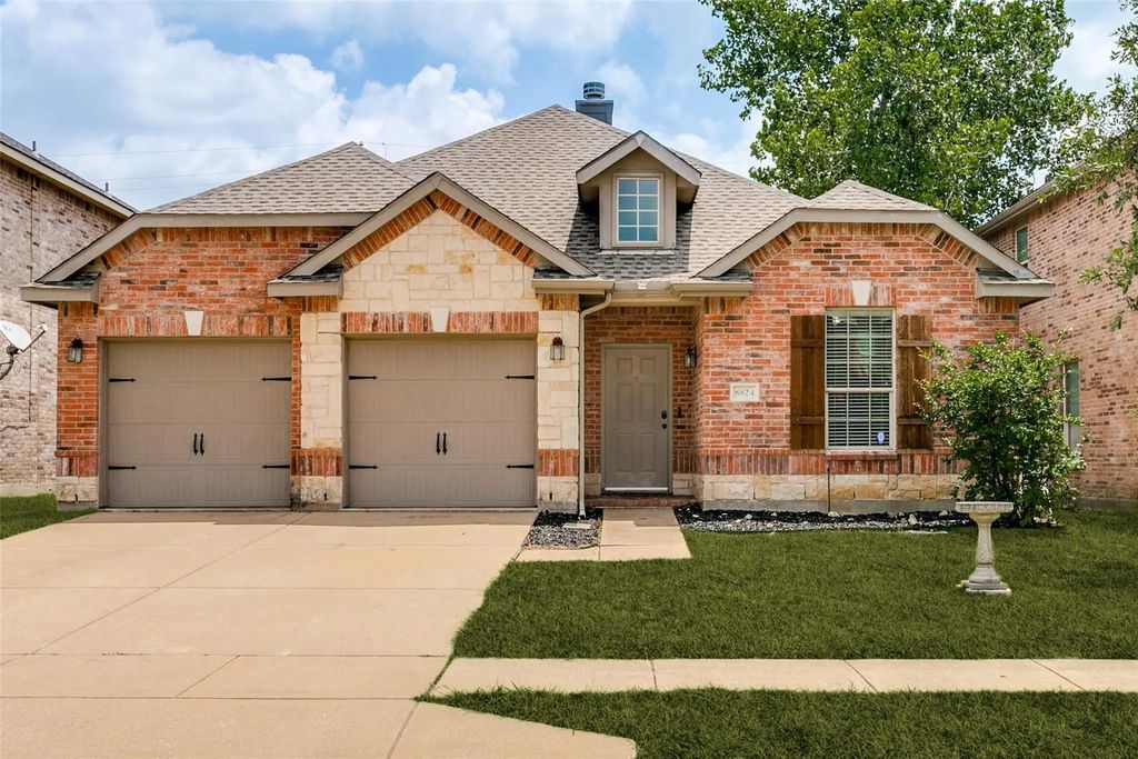 8824 Noontide Drive, Fort Worth