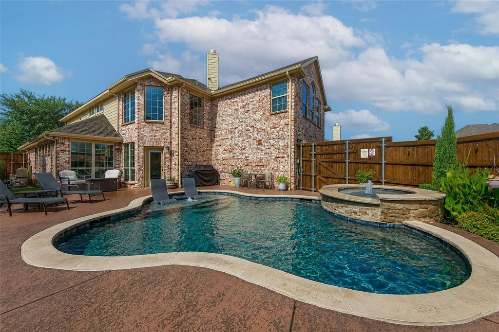 904 Cougar Drive, Allen