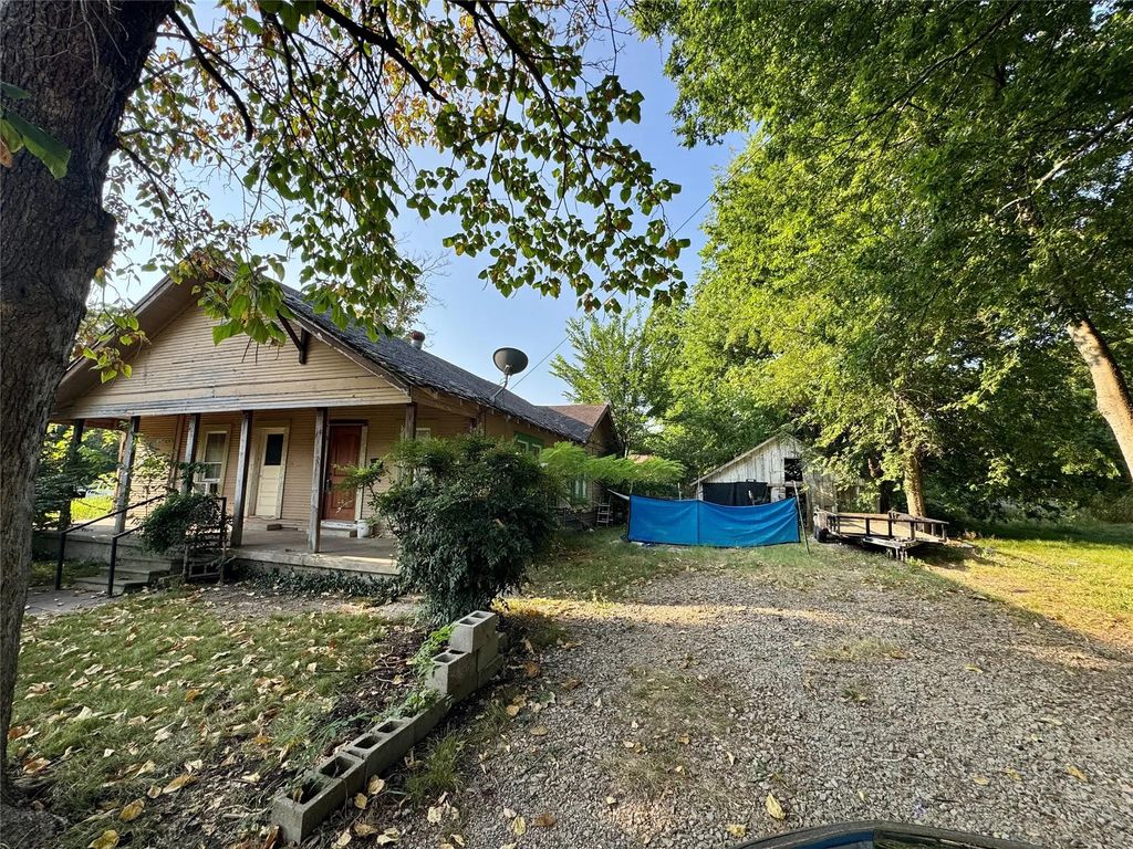 1201 Market Street W, Honey Grove