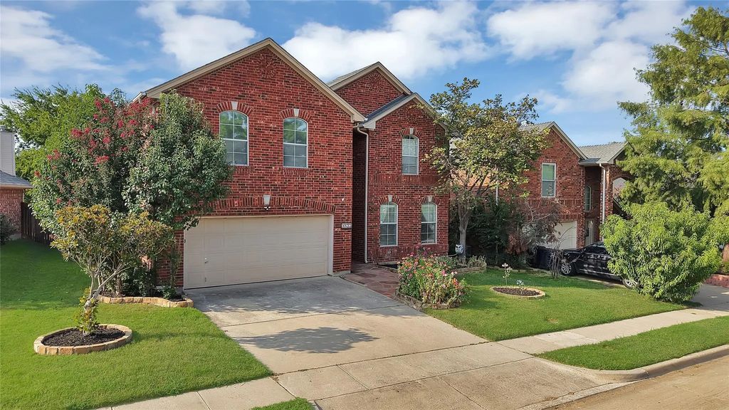 4833 Bridle Path Way, Fort Worth