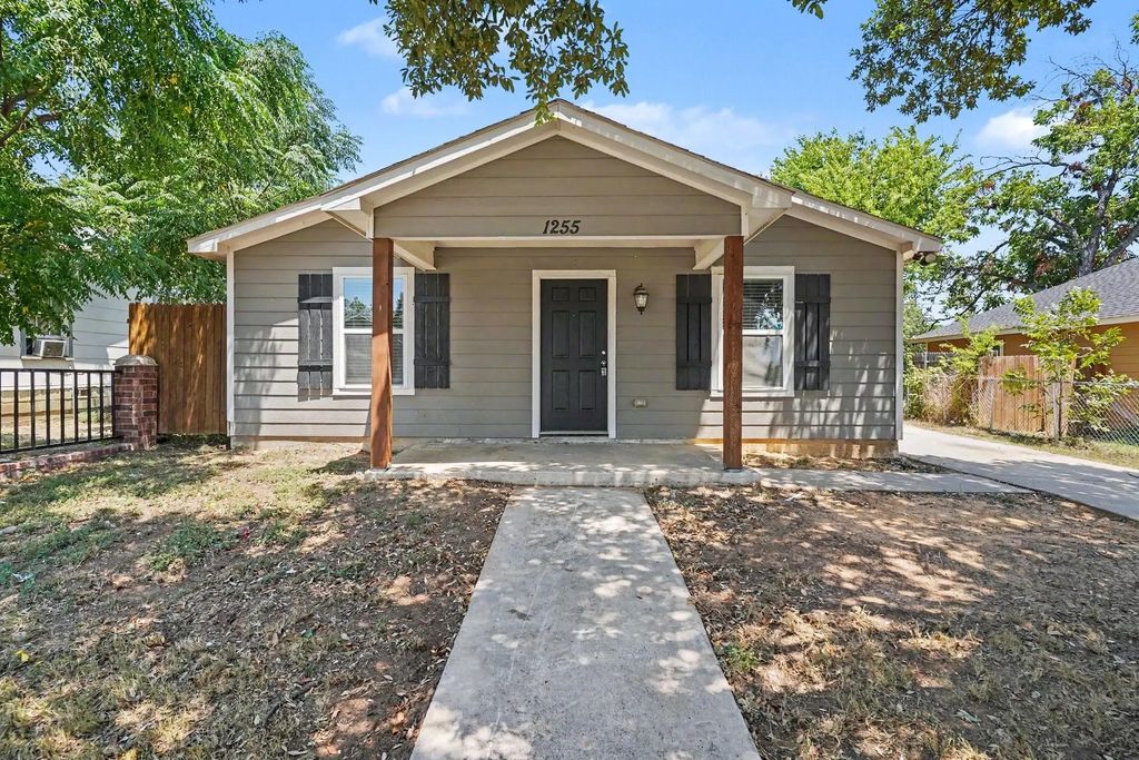 1255 E Davis Avenue, Fort Worth