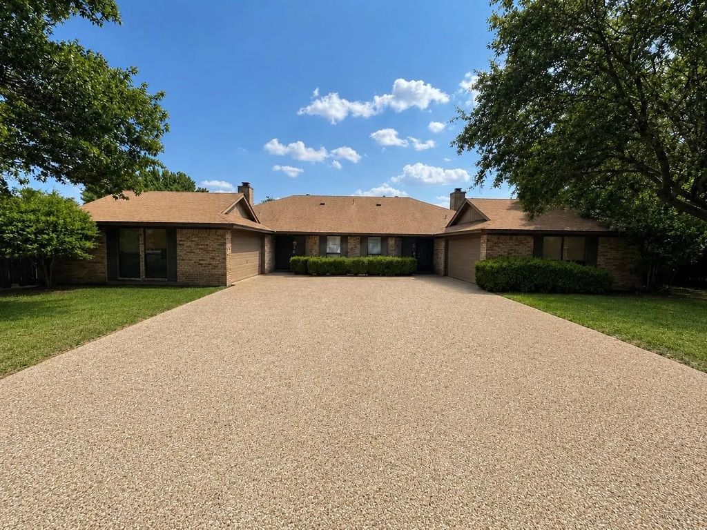 4517 Tall Meadow Lane 4519, Fort Worth
