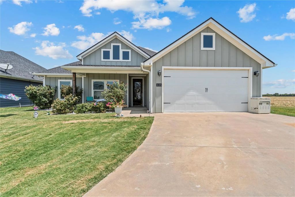 225 Swan Lake, Waco