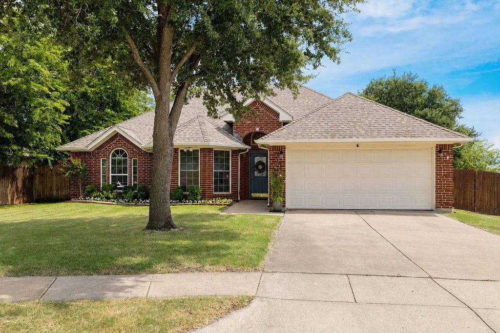 301 Carriage Lane, Saginaw