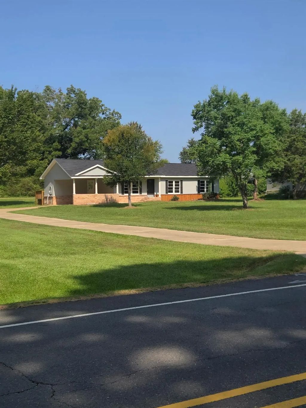 8075 N Lakeshore Drive, Shreveport