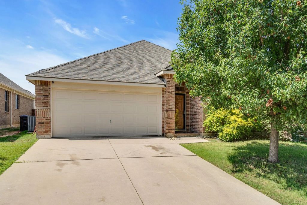 3908 Cloud Cover Road, Fort Worth