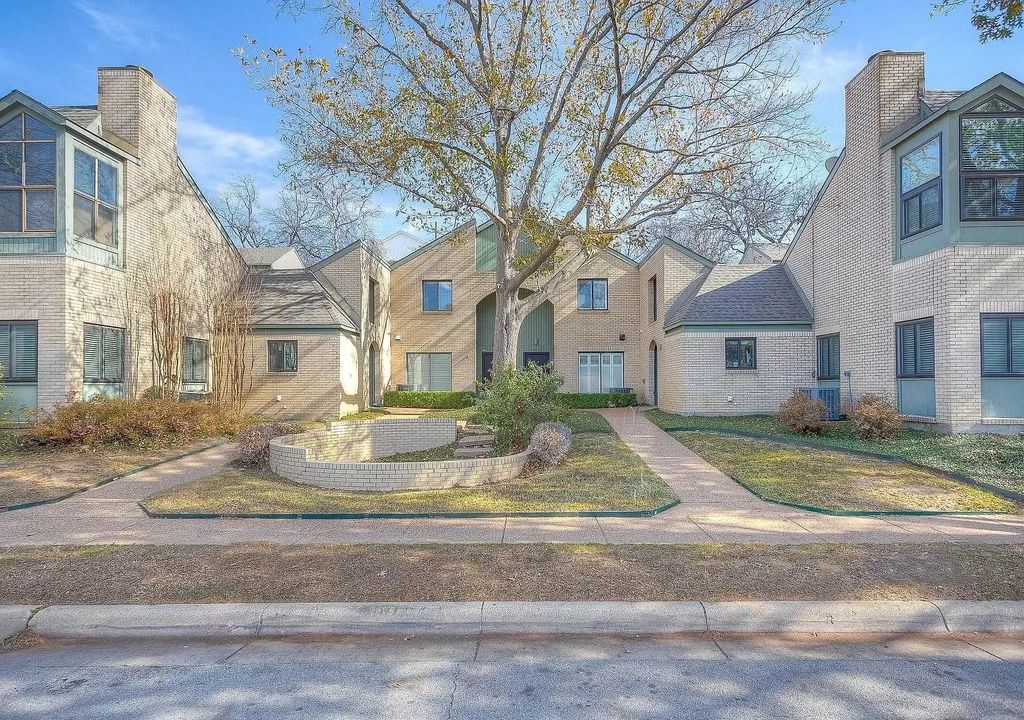 2633 Mccart Avenue, Fort Worth