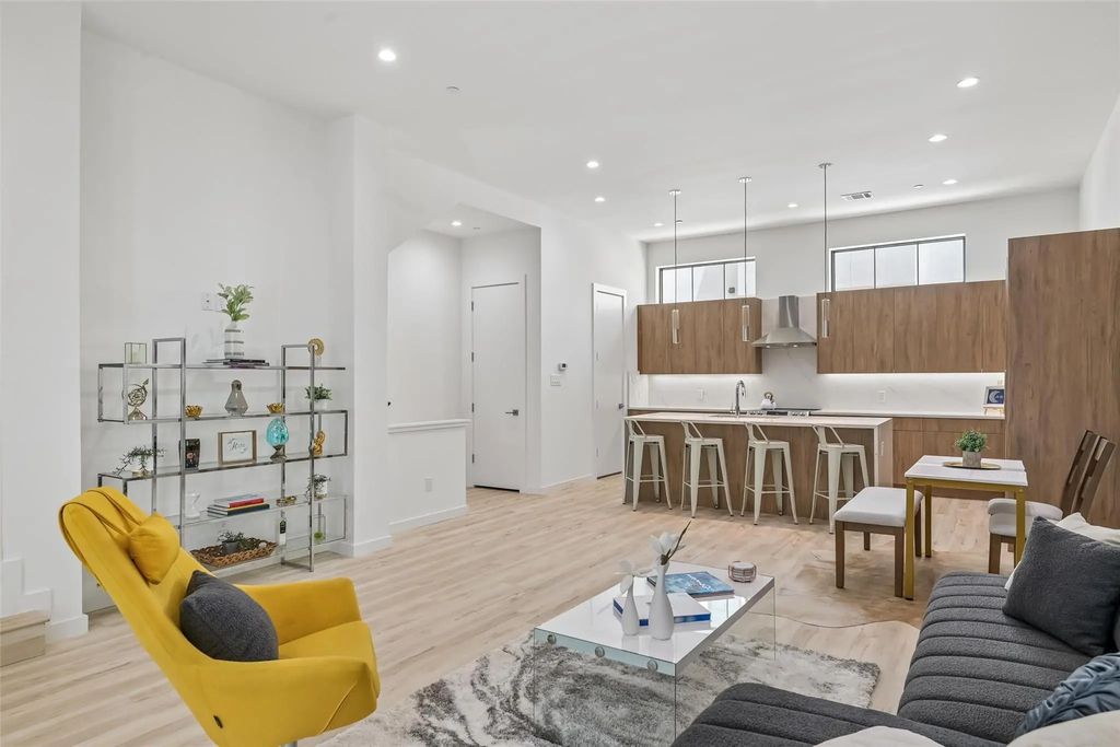 1767 Novela Way, Dallas