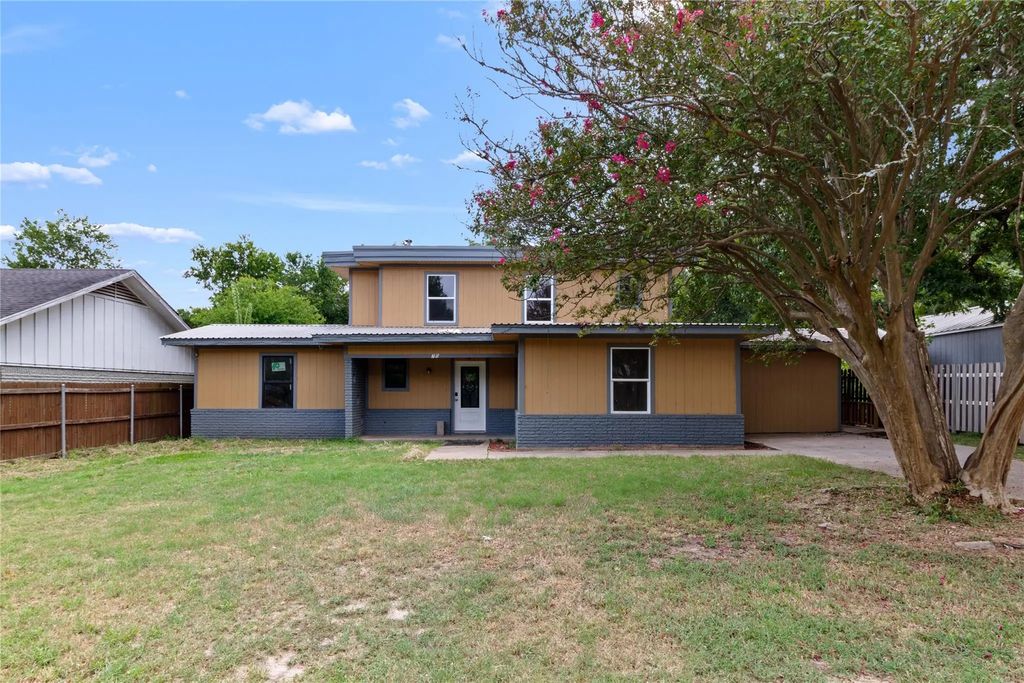 708 E Commerce, Mexia