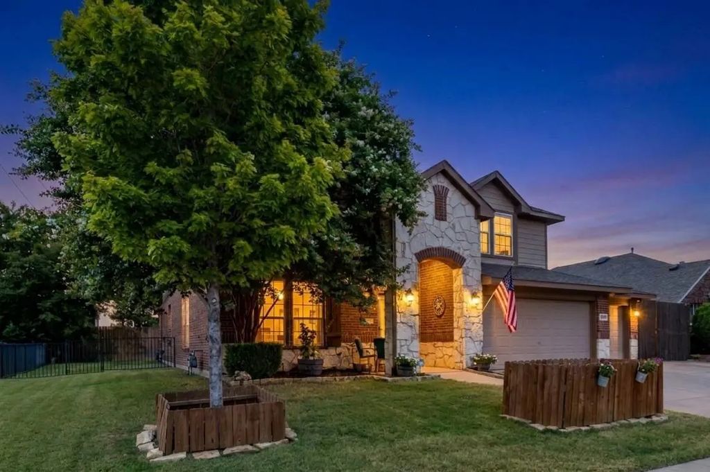 15647 Gatehouse Drive, Fort Worth