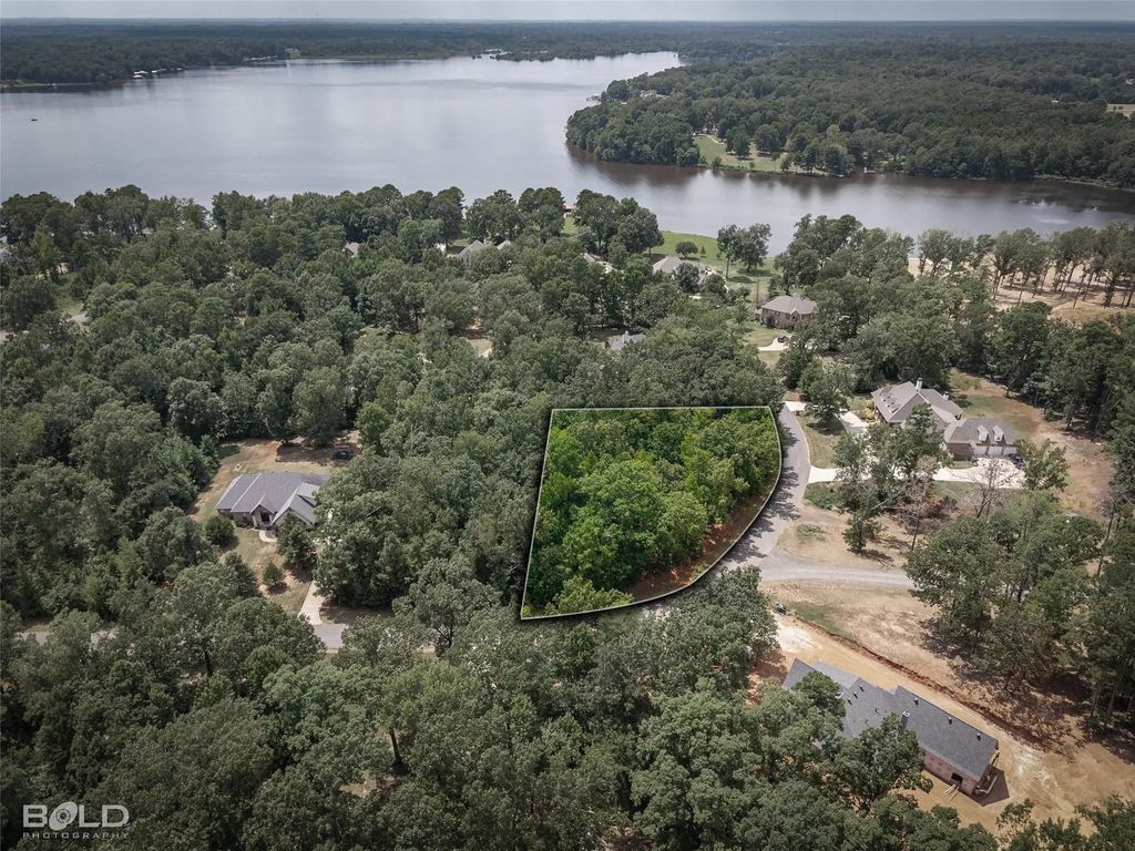 140 Oak Leaf Trail, Benton