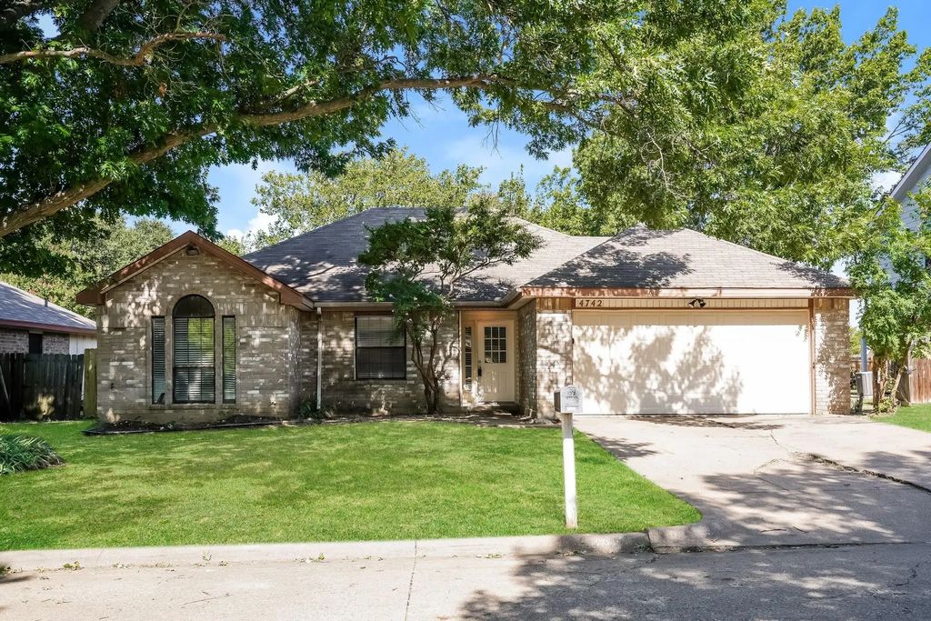 4742 Cornflower Drive, Arlington