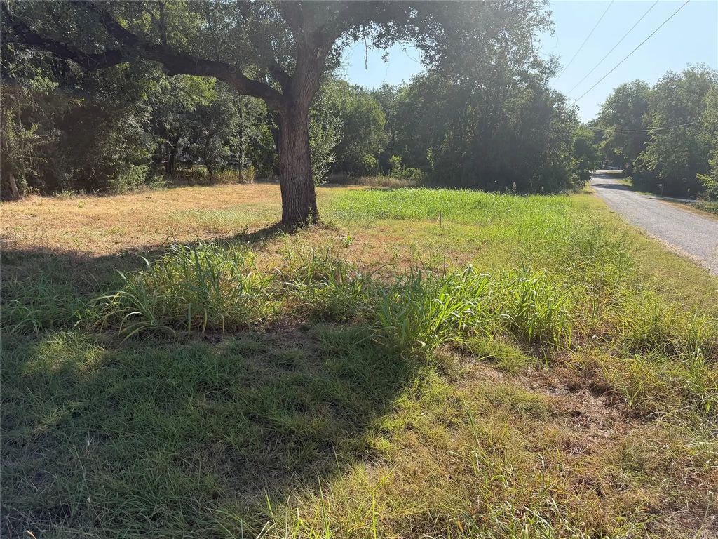 3101 Leo Road, Granbury