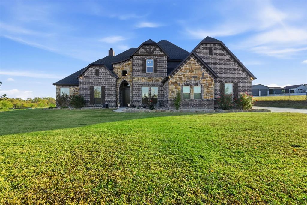 6298 Belz Road, Sanger