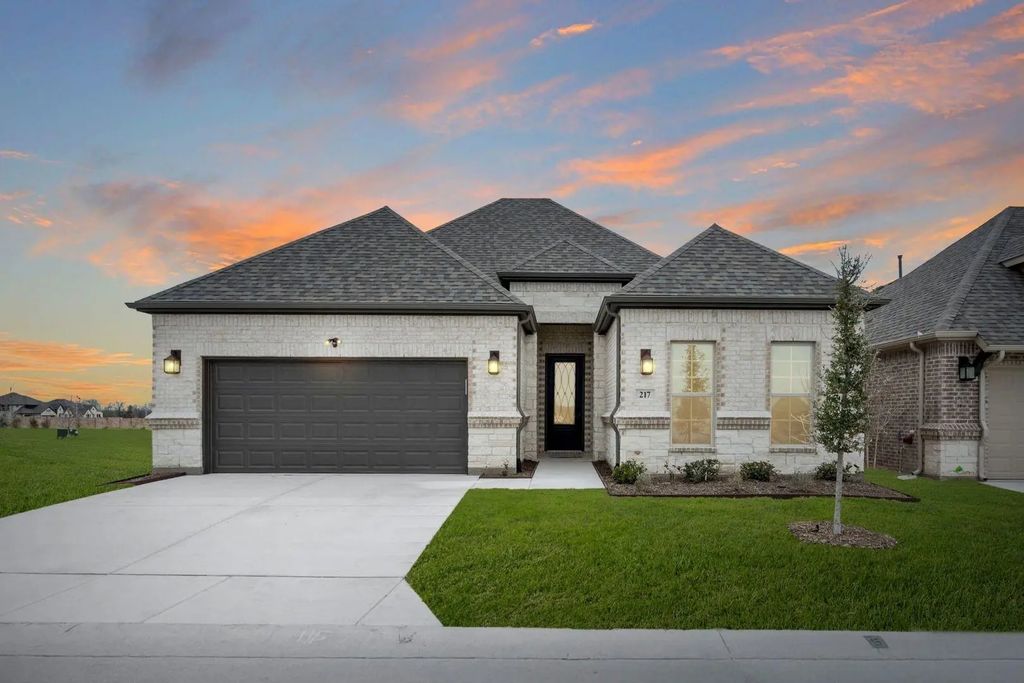 217 Ravenna Boulevard, Justin