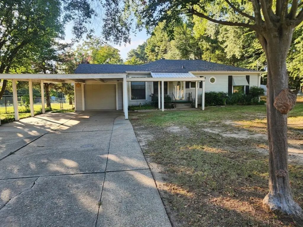 1894 Shady Lane, Shreveport
