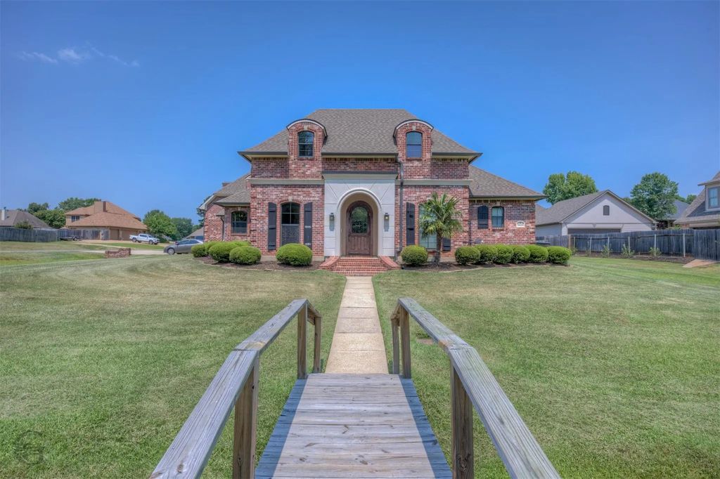 2621 Firefly Trail, Haughton