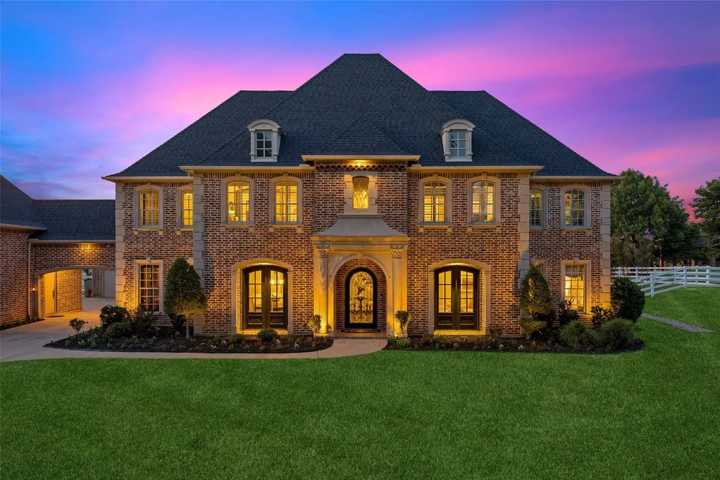 963 Noble Champions Way, Bartonville