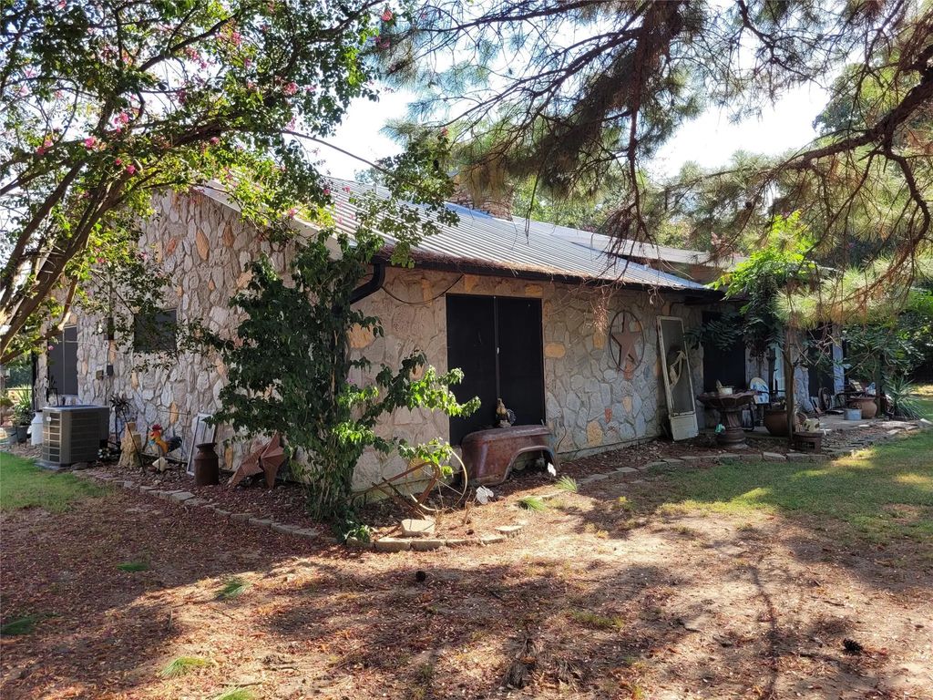 10510 U. S. Highway 82 E, Blossom