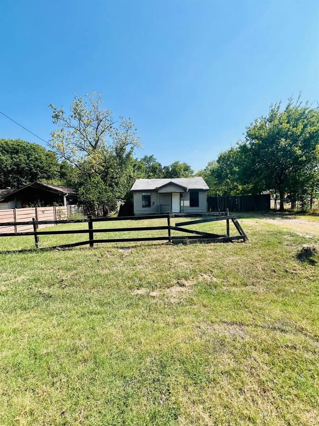 8332 Midland Lane, Dallas
