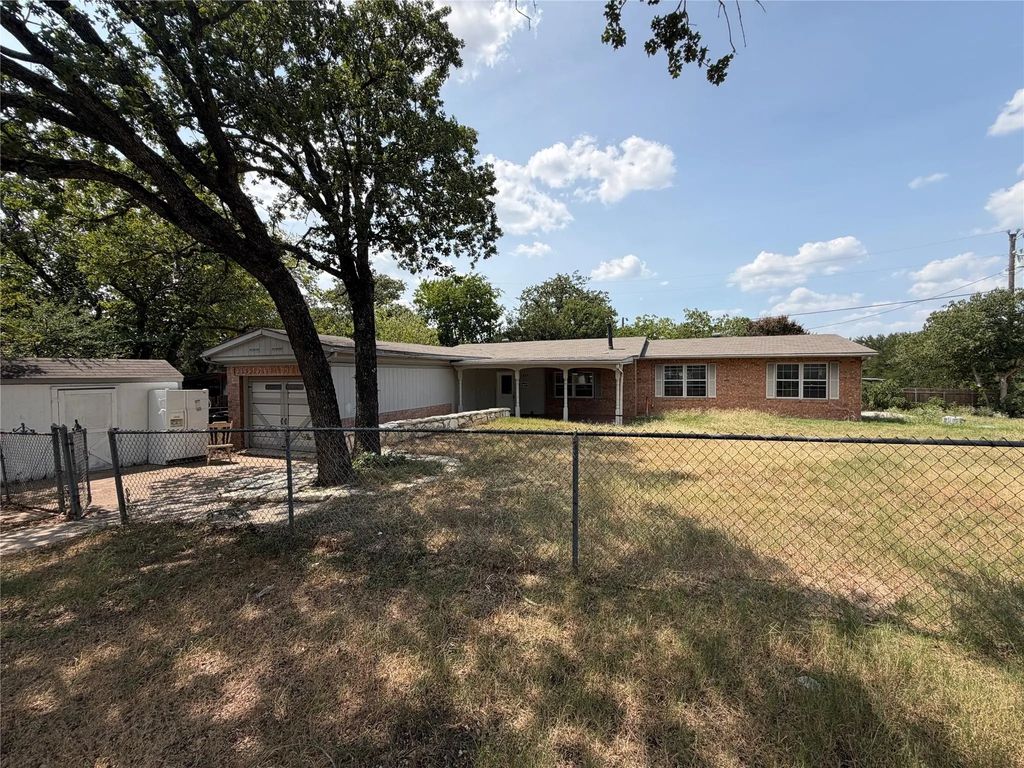 1832 Smokehouse Road, Granbury