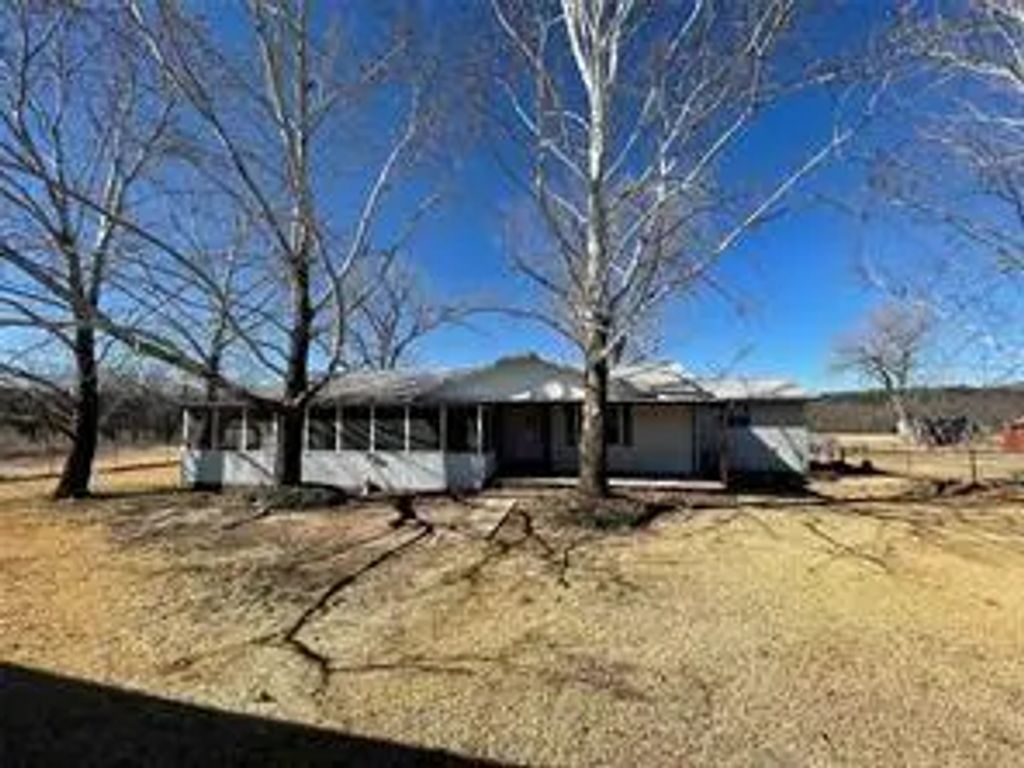 88399 Interstate 20, Santo