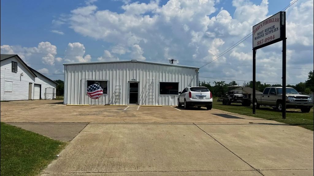 2618 W Main Street, Gun Barrel City
